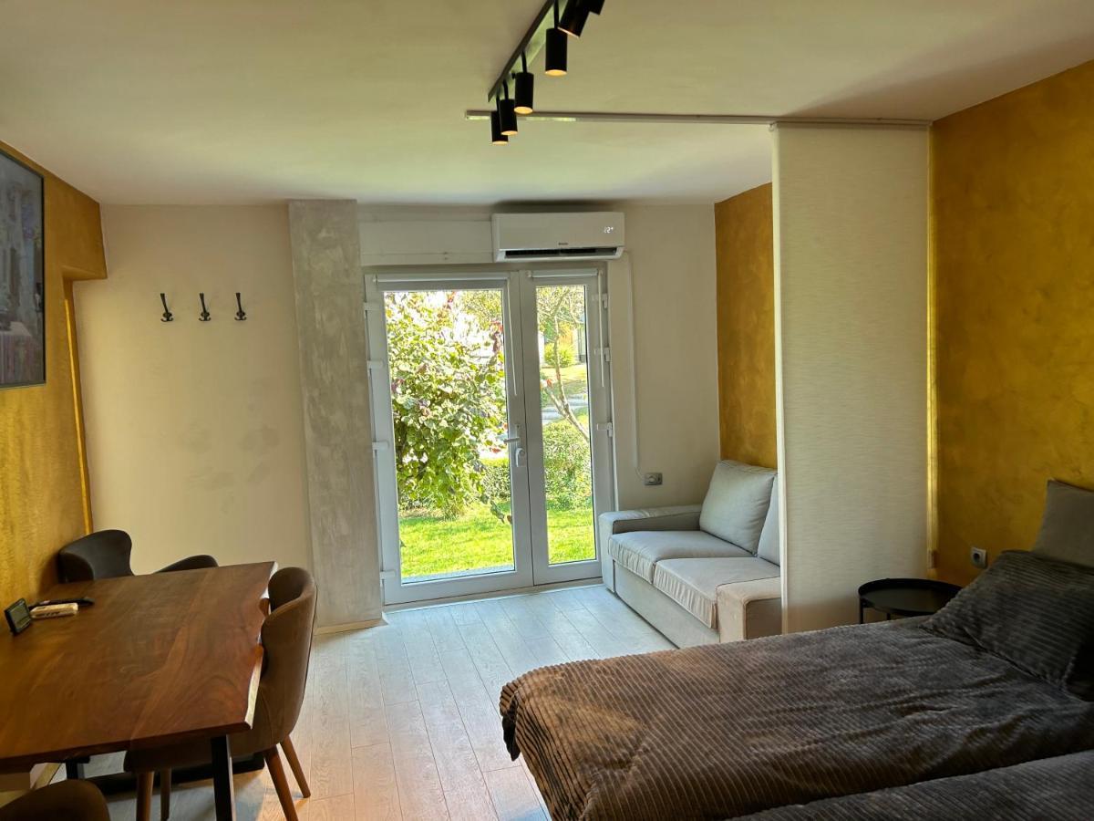 Apartment Gal Ново Место Екстер'єр фото
