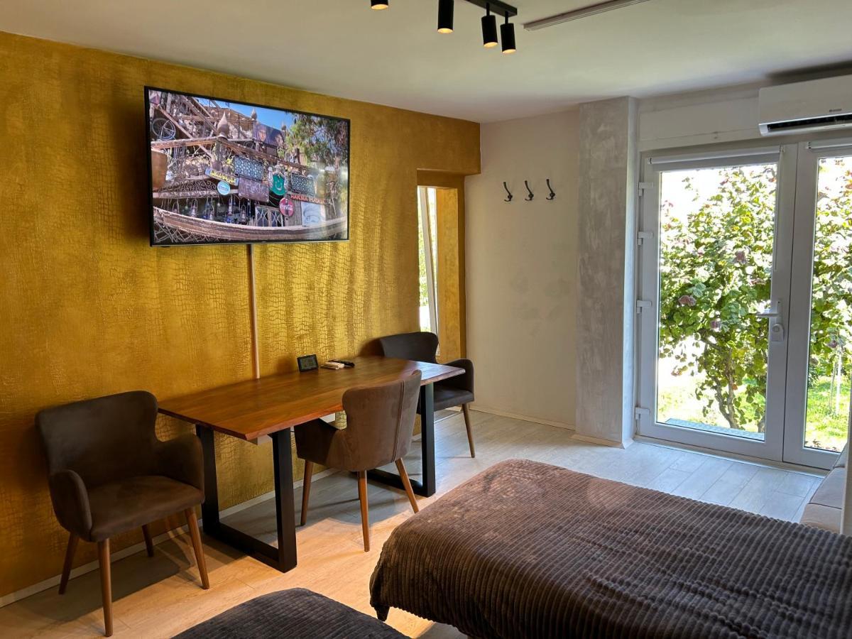 Apartment Gal Ново Место Екстер'єр фото