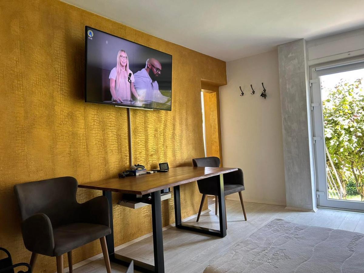 Apartment Gal Ново Место Екстер'єр фото
