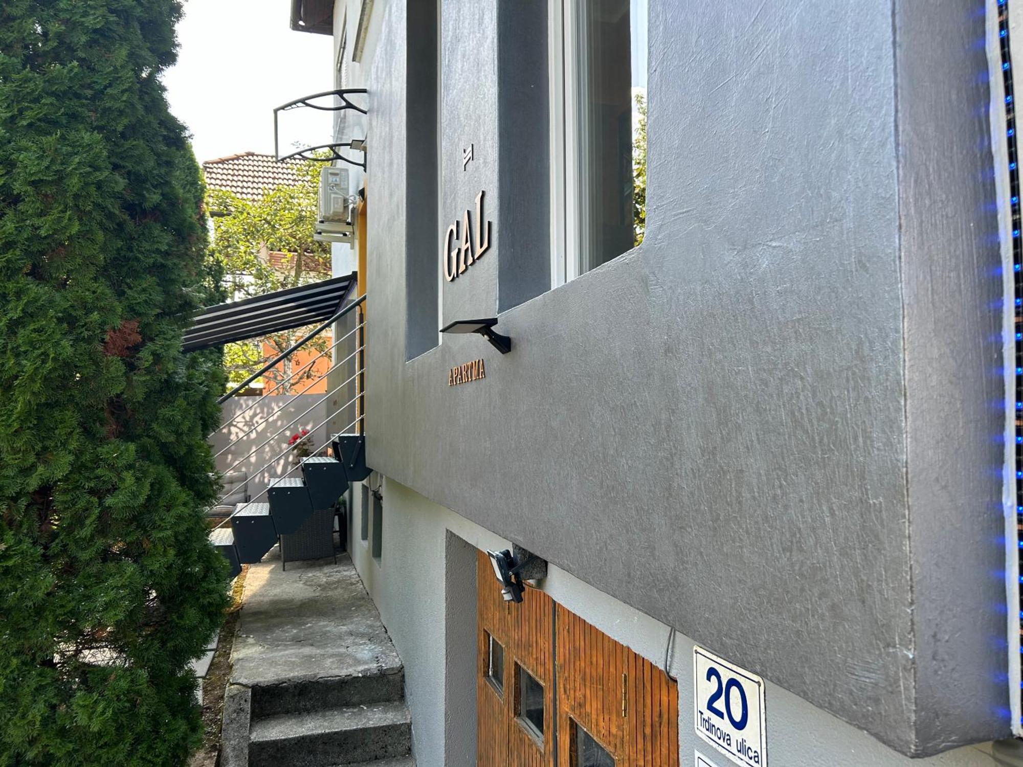 Apartment Gal Ново Место Екстер'єр фото